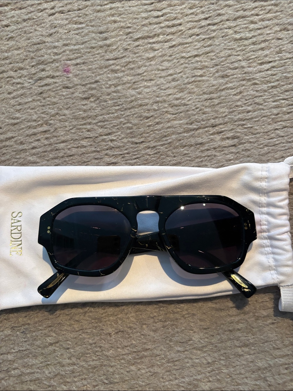 Sardine Louis Nouveau Noir Sunglasses - Picture 6 of 16